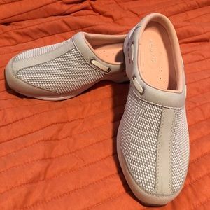 Easy spirit never worn